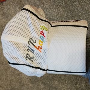 Brooks running hat